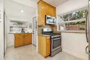 324 Pilgrim Rd, West Palm Beach, FL 33405 - Photo 7