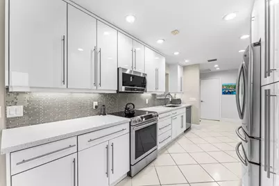 37 Clubhouse Lane, Boynton Beach, FL 33436 - Photo 17