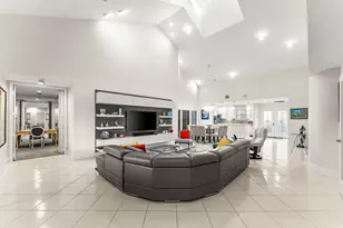 37 Clubhouse Ln, Boynton Beach, FL 33436 - Photo 13