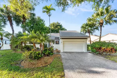 37 Clubhouse Lane, Boynton Beach, FL 33436 - Photo 1