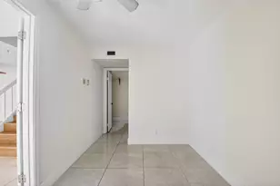 136 Woodland Rd, Palm Springs, FL 33461 - Photo 17