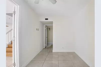 136 Woodland Road, Palm Springs, FL 33461 - Photo 15