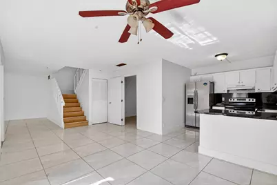 136 Woodland Road, Palm Springs, FL 33461 - Photo 7