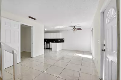 136 Woodland Road, Palm Springs, FL 33461 - Photo 5