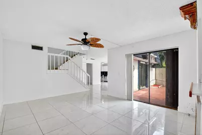 136 Woodland Road, Palm Springs, FL 33461 - Photo 13
