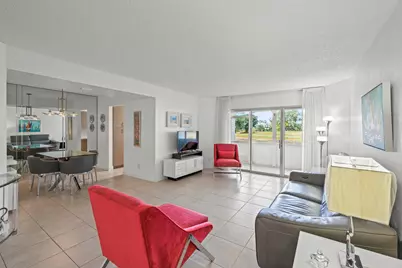 3871 Via Poinciana #104, Lake Worth, FL 33467 - Photo 3