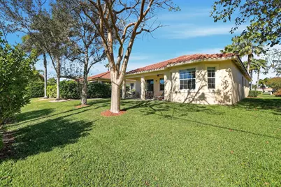 10684 Ivanhoe Lane, Wellington, FL 33414 - Photo 23