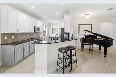 10684 Ivanhoe Lane, Wellington, FL 33414 - Photo 9