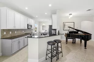 10684 Ivanhoe Ln, Wellington, FL 33414 - Photo 9