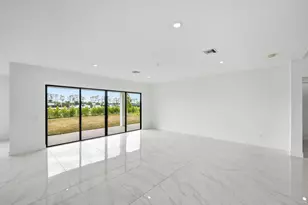 10140 Royal Ascot Ave, Lake Worth, FL 33449 - Photo 5