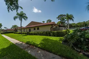 4413 Woodstock Dr, West Palm Beach, FL 33409 - Photo 3