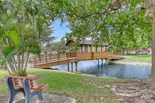 553 Covered Bridge Blvd, Lake Worth, FL 33467 - Photo 37