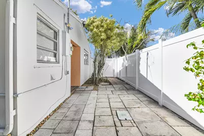 702 Sunset Drive, Lake Worth Beach, FL 33461 - Photo 43