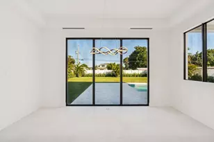 261 NW 8th St, Boca Raton, FL 33432 - Photo 11