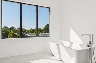 261 NW 8th St, Boca Raton, FL 33432 - Photo 21