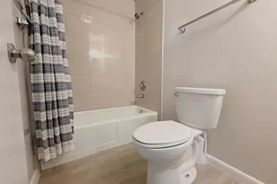 9241 Silverthorne Dr, West Palm Beach, FL 33403 - Photo 5