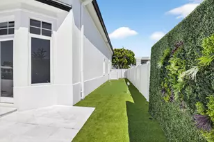 724 NE 36th St, Boca Raton, FL 33431 - Photo 75