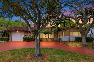 1921 NE 28th Ct, Lighthouse Point, FL 33064 - Photo 1
