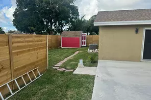 4735 Blue Pine Cir, Lake Worth, FL 33463 - Photo 3