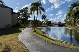 338 Pine Ridge Cir, Greenacres, FL 33463 - Photo 3