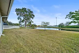 1901 Primrose Ln, Wellington, FL 33414 - Photo 39