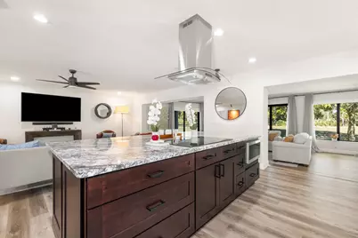 2831 SE Fairway W, Stuart, FL 34997 - Photo 9