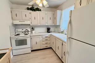705 Lori Dr, Palm Springs, FL 33461 - Photo 7