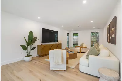 350 Colonial Road, West Palm Beach, FL 33405 - Photo 9