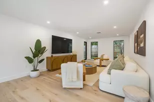 350 Colonial Rd, West Palm Beach, FL 33405 - Photo 9