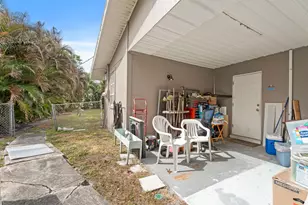 464 SE Asbury Ln, Port Saint Lucie, FL 34983 - Photo 17