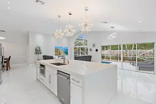 1077 Siena Oaks Cir E, Palm Beach Gardens, FL 33410 - Photo 5