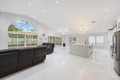 1077 Siena Oaks Circle E, Palm Beach Gardens, FL 33410 - Photo 7