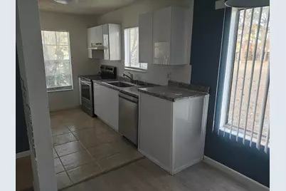 1781 SE Balmoral Court, Port Saint Lucie, FL 34952 - Photo 9