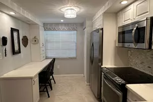 1101 Colony Point Cir, Pembroke Pines, FL 33026 - Photo 7