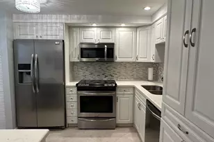 1101 Colony Point Cir, Pembroke Pines, FL 33026 - Photo 5
