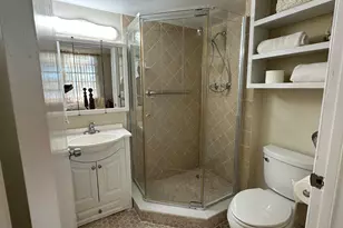 1101 Colony Point Cir, Pembroke Pines, FL 33026 - Photo 21