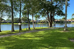 1101 Colony Point Cir, Pembroke Pines, FL 33026 - Photo 11