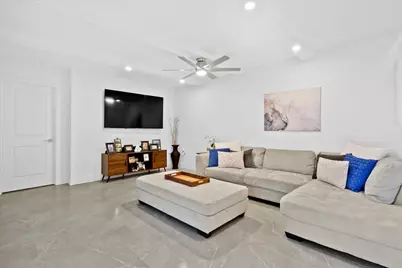 709 7th Lane, Palm Beach Gardens, FL 33418 - Photo 9