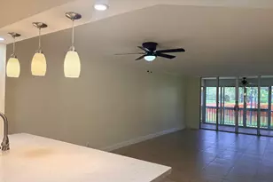 911 Gardenia Dr E, Delray Beach, FL 33483 - Photo 7