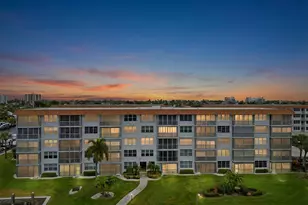 911 Gardenia Dr E, Delray Beach, FL 33483 - Photo 29