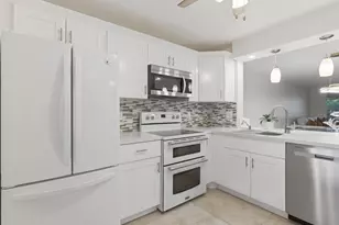 911 Gardenia Dr E, Delray Beach, FL 33483 - Photo 7