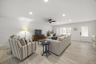 52 PineHill Trail E, Tequesta, FL 33469 - Photo 11