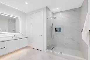 220 Lake Shore Dr, West Palm Beach, FL 33403 - Photo 17