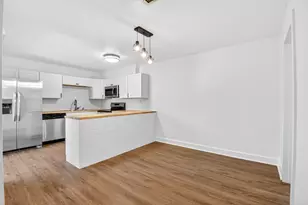 198 Lake Arbor Dr, Palm Springs, FL 33461 - Photo 3