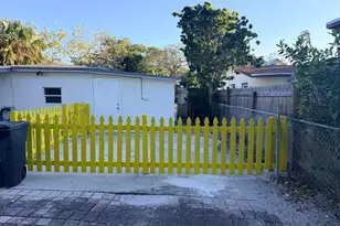 711 Fernwood Dr, West Palm Beach, FL 33405 - Photo 11