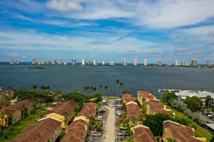 1020 Lake Shore Dr, Lake Park, FL 33403 - Photo 27