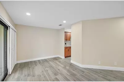 11 Lexington Lane E #C, Palm Beach Gardens, FL 33418 - Photo 5