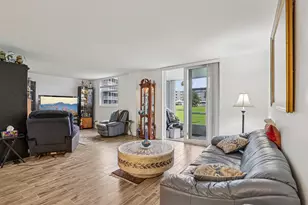 250 NW 67th St, Boca Raton, FL 33487 - Photo 7