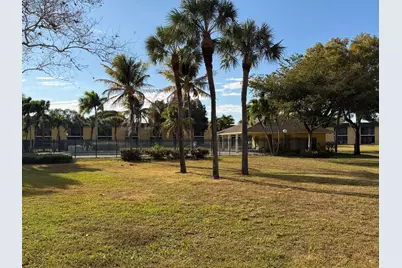 410 Meadows Circle #410, Boynton Beach, FL 33436 - Photo 3