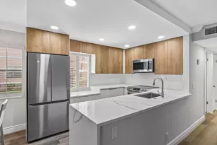 637 Normandy, Delray Beach, FL 33484 - Photo 5